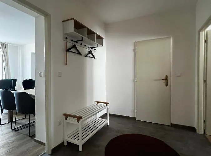 And Fontain Apartment *