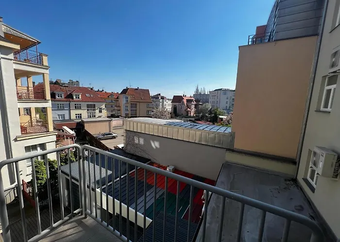 Apartment And Fontain *